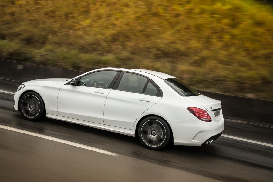  Mercedes-Benz C300 Sport 2017 года  (LA) (фото 7 из 34)